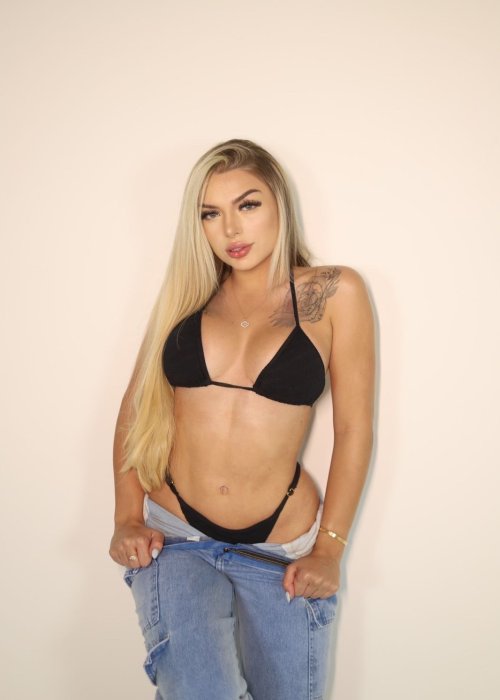 AnnaSaphirex Escort Agency - Kim